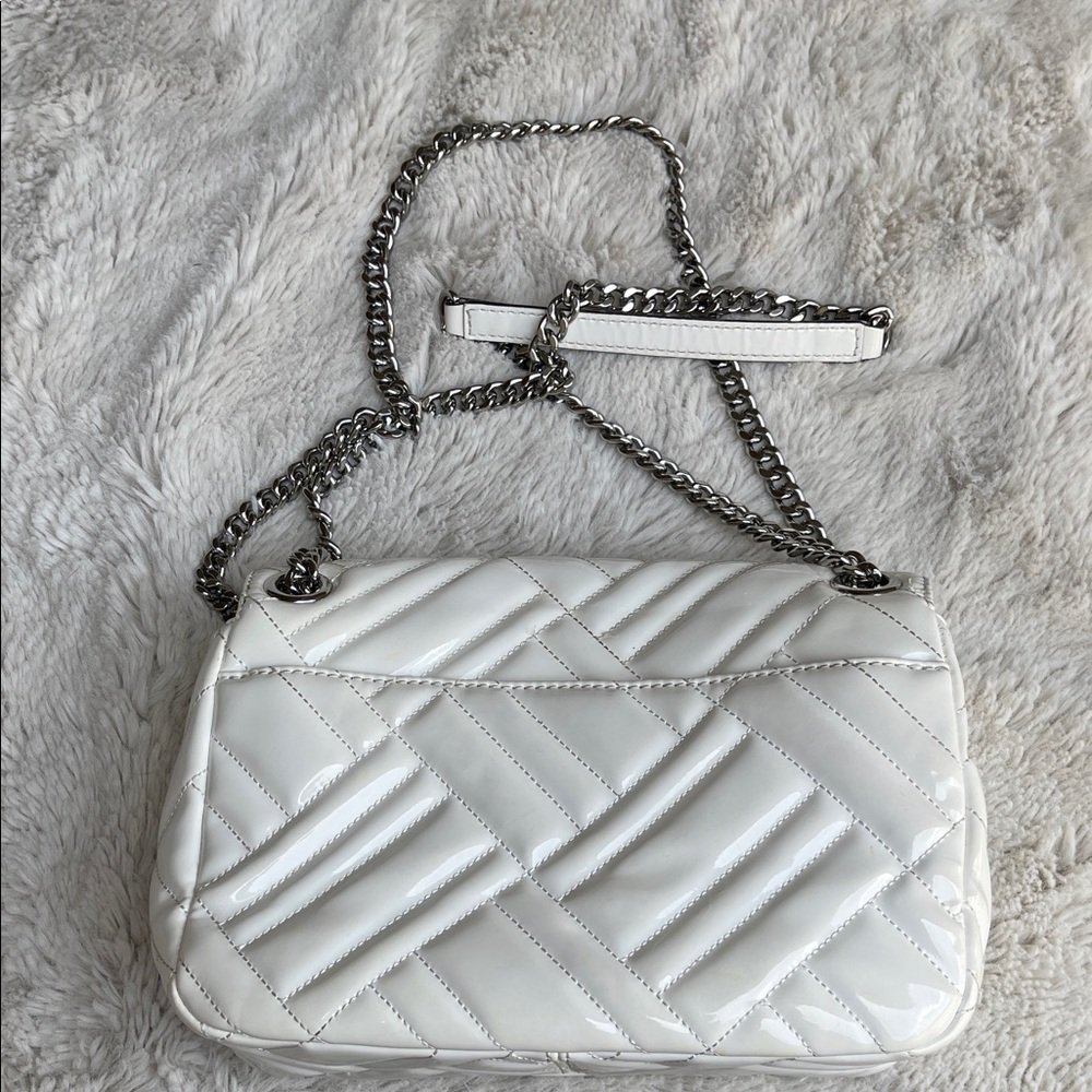 Michael Kors Peyton Quilted patent leather Shoulder Bag - Picture 3 of 16